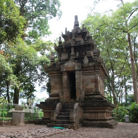 Candi dan Situ Cangkuang